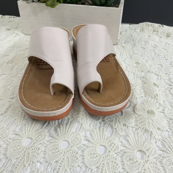 Reimferce orthopedic Stylish Women's Cream and Tan Sandals - Picture 6 of 6